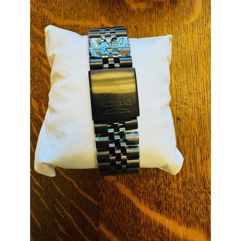 Invicta nwt specialty